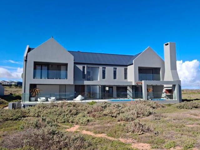 5 Bedroom House in Cape St Martin