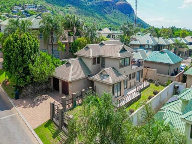 5 Bedroom House in Caribbean Beach Club