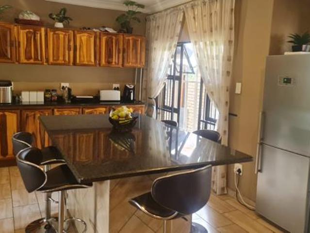 5 Bedroom House in Cashan