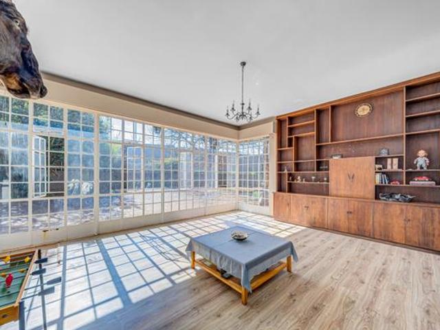 5 Bedroom House in Chancliff Ridge