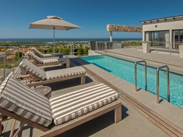 5 Bedroom House in Chanteclair