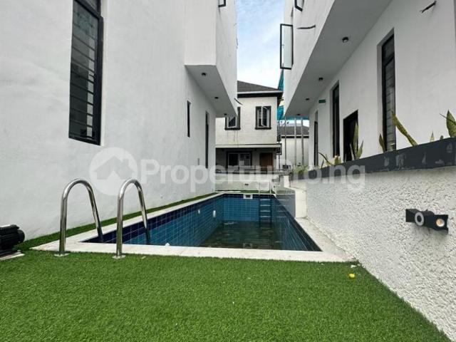 5 Bedroom House in chevron Lekki Lagos | House for sale in lekki | House in lekki | 5 Bedroom | PropertyPro Nigeria