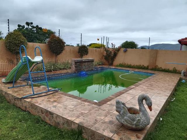5 Bedroom House in Chroom Park