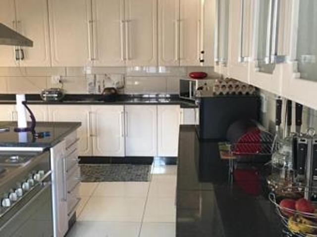 5 Bedroom House in Chroom Park