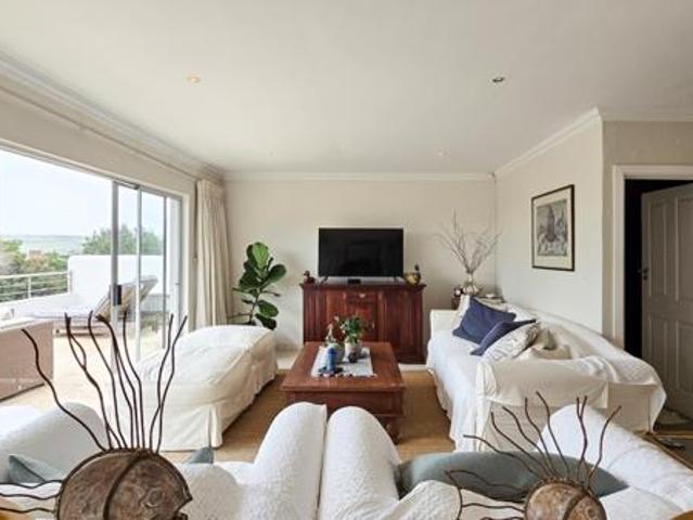 5 Bedroom House in Cintsa East