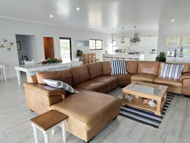 5 Bedroom House in Cintsa