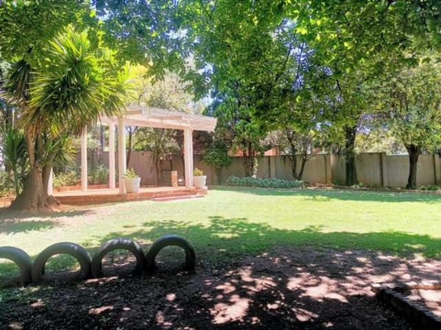5 Bedroom House in Clubview