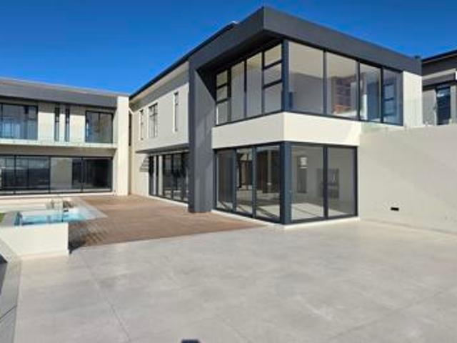 5 Bedroom House in Clara Anna Fontein