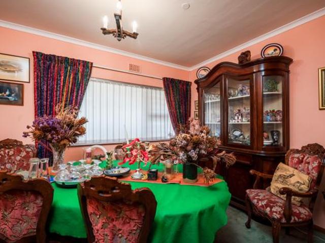 5 Bedroom House in Clovelly