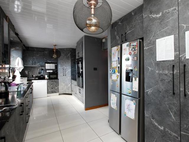 5 Bedroom House in Crawford