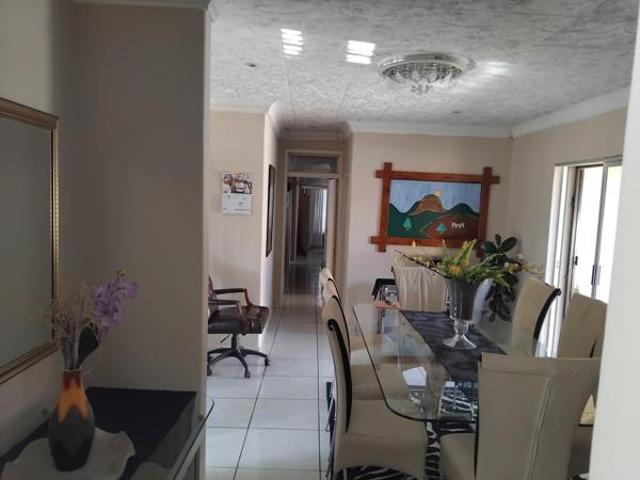 5 Bedroom House in Amajuba Park