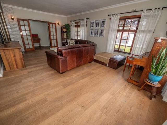 5 Bedroom House in Amanda Glen