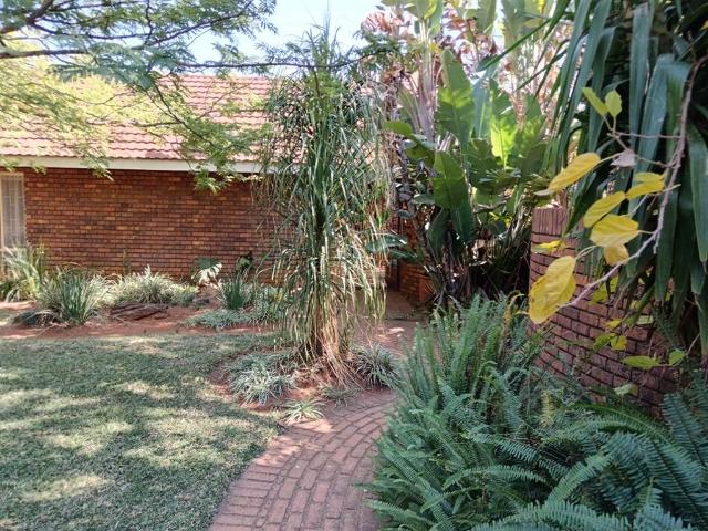 5 Bedroom House in Annlin