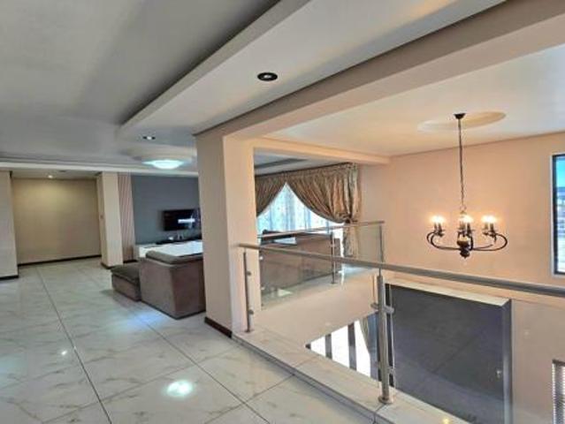 5 Bedroom House in Aerorand