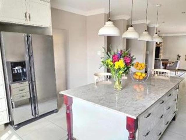 5 Bedroom House in Aerorand