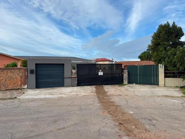 5 Bedroom House in Algoa Park