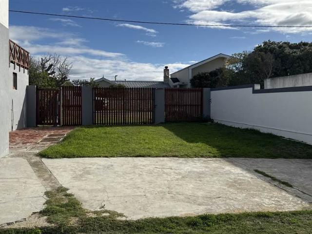 5 Bedroom House in Arniston