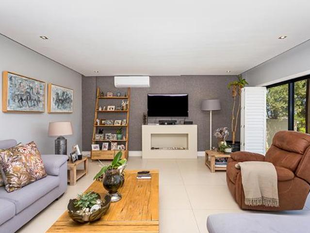 5 Bedroom House in Atlantic Beach Golf Estate