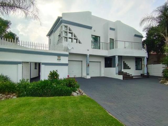 5 Bedroom House in Azaadville