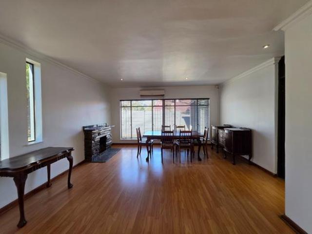 5 Bedroom House in Bayswater