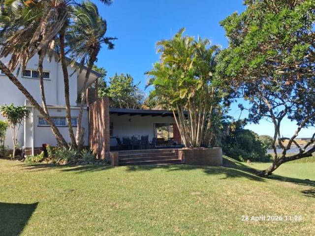5 Bedroom House in Bazley Beach