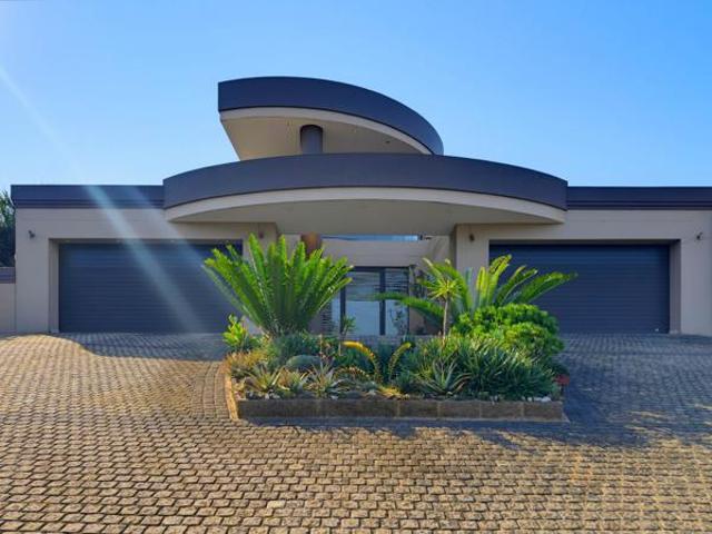 5 Bedroom House in Ballito Central