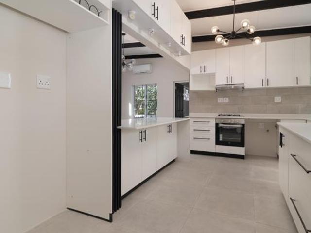 5 Bedroom House in Ballitoville
