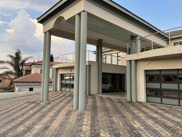 5 Bedroom House in Bankenveld