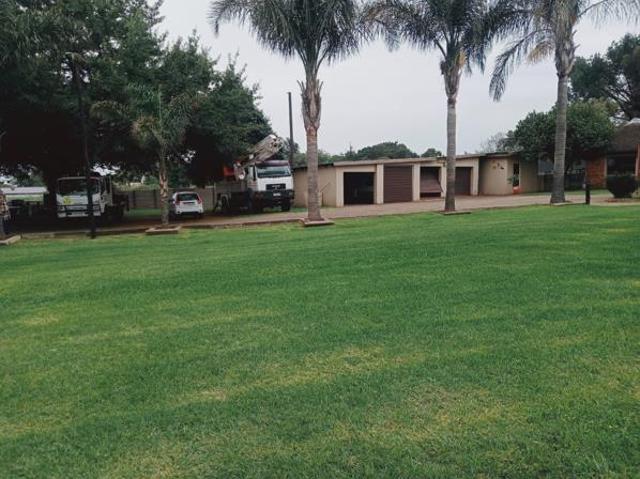 5 Bedroom House in Bankenveld