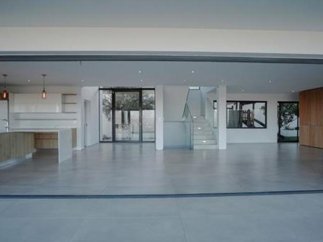 5 Bedroom House in Baronetcy Estate