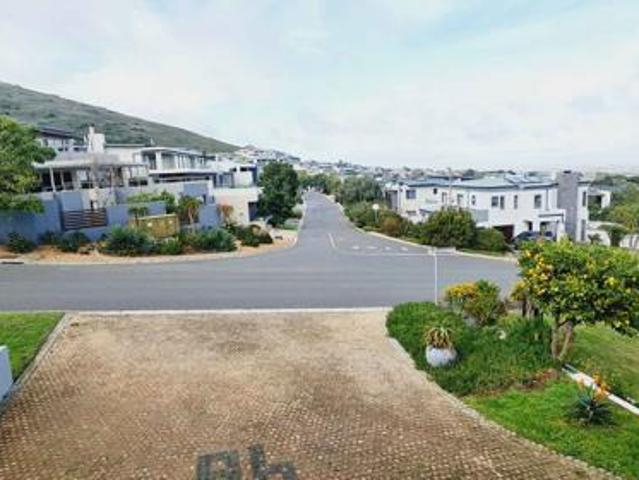 5 Bedroom House in Baronetcy Estate