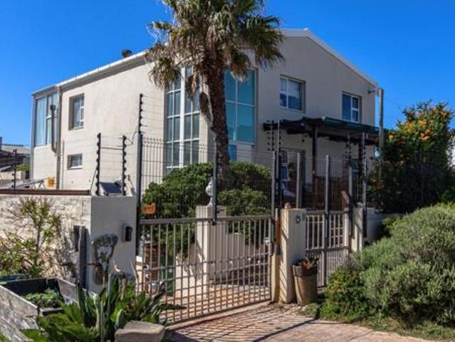 5 Bedroom House in Bettys Bay