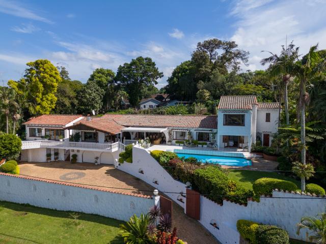 5 Bedroom House in Beverley Hills