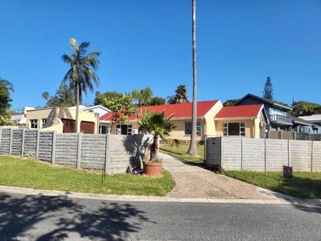 5 Bedroom House in Beacon Bay
