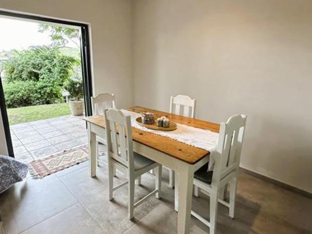 5 Bedroom House in Beacon Bay
