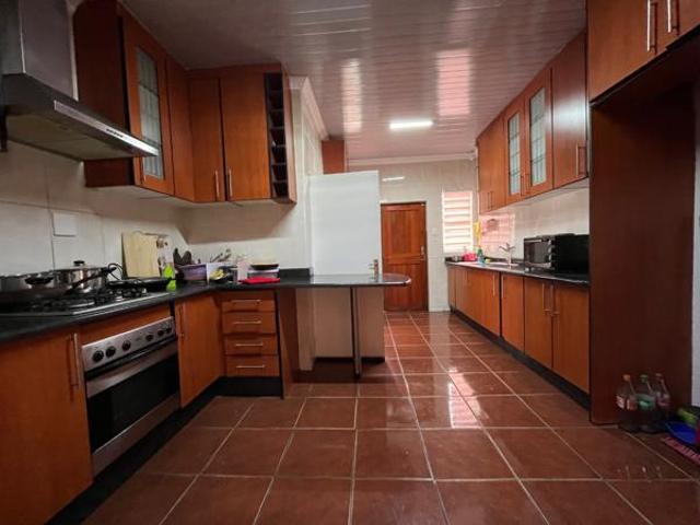 5 Bedroom House in Beacon Bay