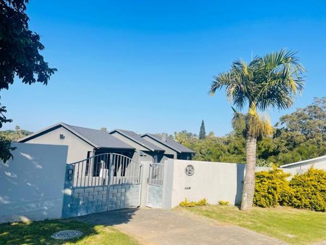 5 Bedroom House in Beacon Bay North
