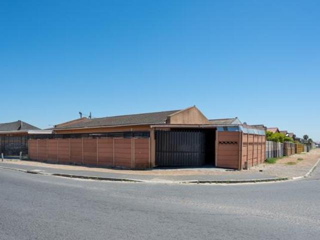 5 Bedroom House in Belhar