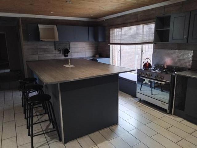 5 Bedroom House in Ben Fleur