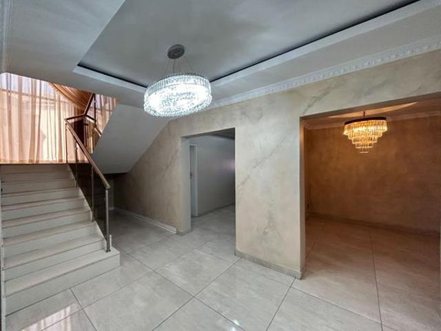 5 Bedroom House in Bendor Park