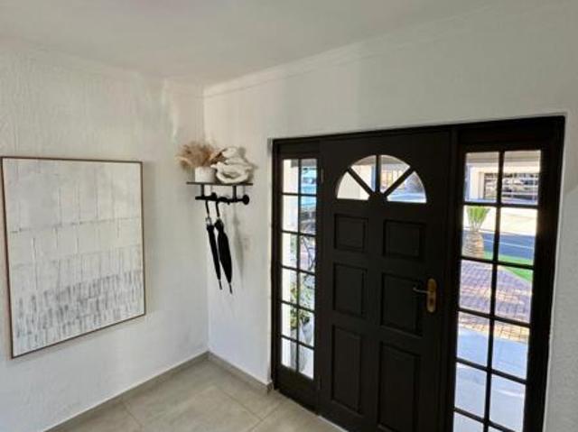 5 Bedroom House in Bendor