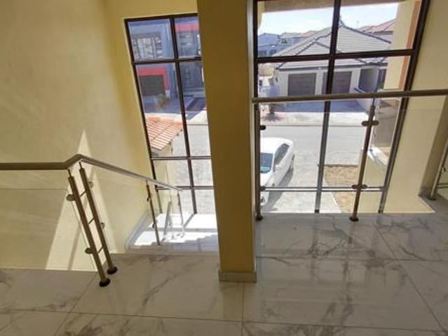 5 Bedroom House in Bendor