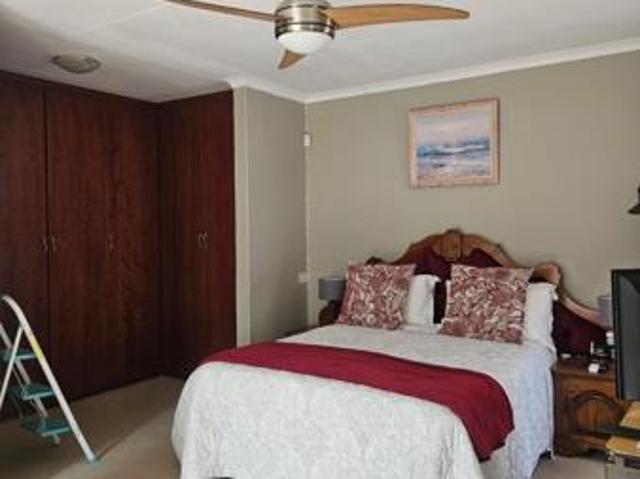 5 Bedroom House in Bendor