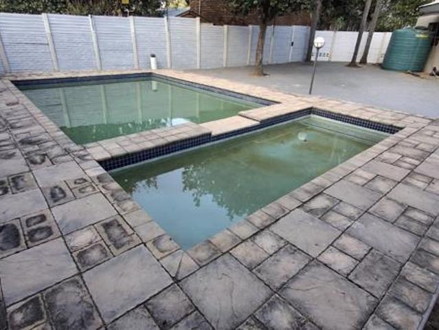 5 Bedroom House in Bendor