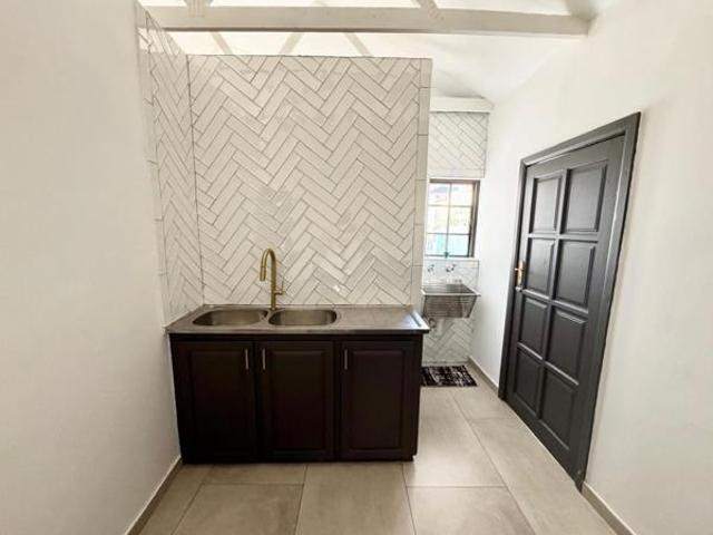 5 Bedroom House in Bendor