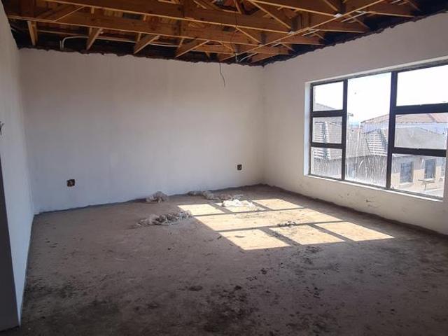 5 Bedroom House in Bendor
