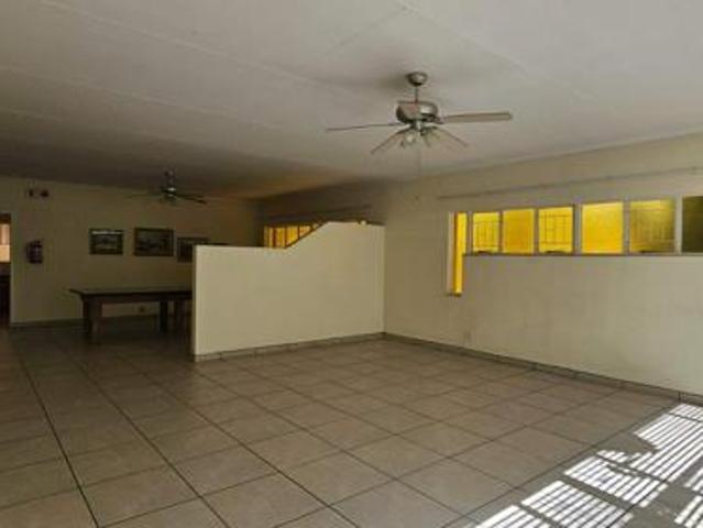 5 Bedroom House in Bendor