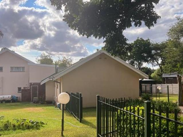 5 Bedroom House in Bendor