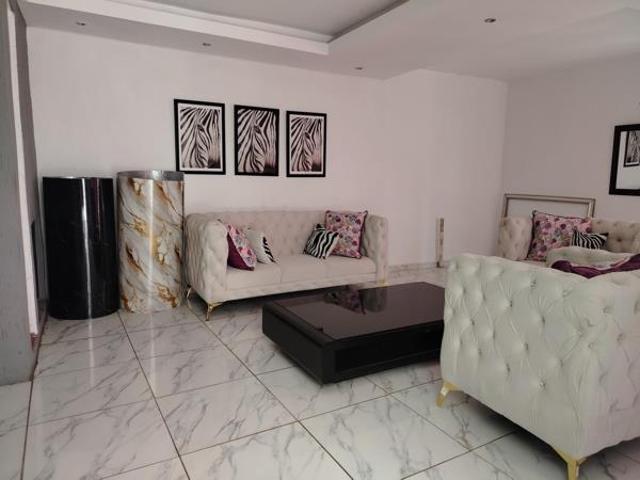 5 Bedroom House in Bendor