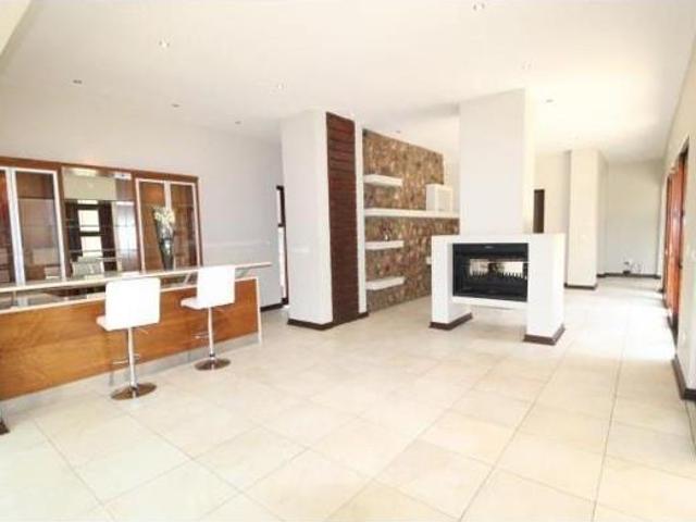 5 Bedroom House in Benmore Gardens